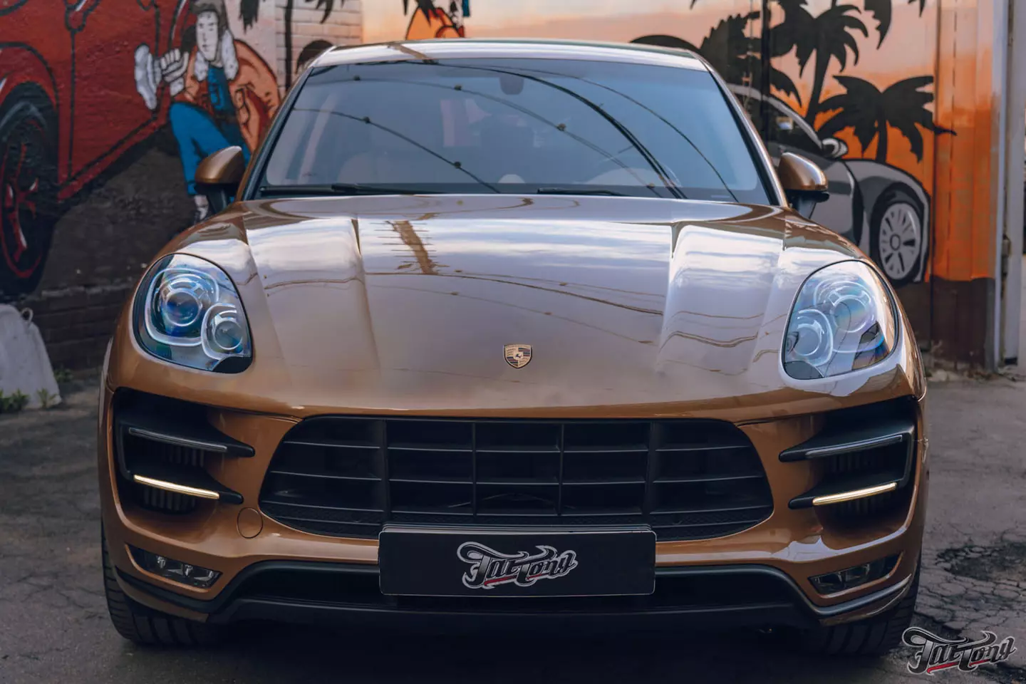 Оклеили Porsche Macan в шикарный изумрудный винил от компании KPMF!